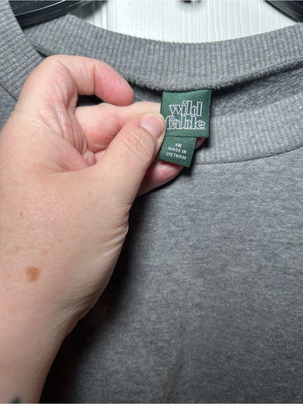 Wild Fable Cropped Grey Crewneck Sweatshirt - Picture 3 of 3